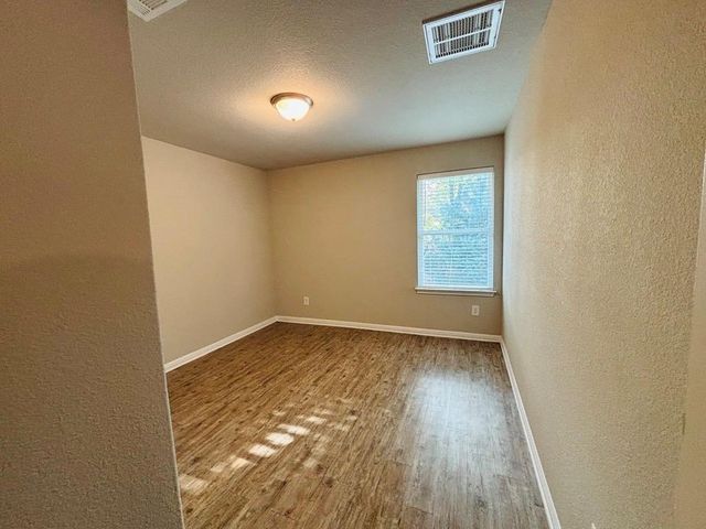 1305 Bear Peak LN, Pflugerville, TX 78660