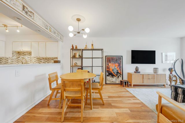 360 Shore Road 3H, Long Beach, NY 11561