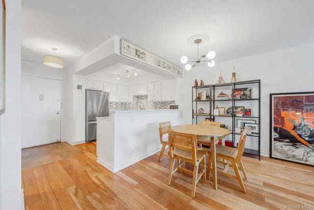 360 Shore Road 3H, Long Beach, NY 11561