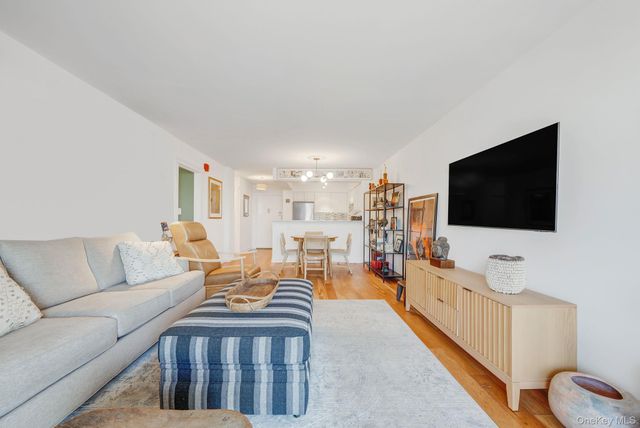 360 Shore Road 3H, Long Beach, NY 11561