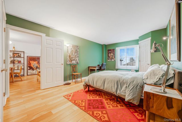 360 Shore Road 3H, Long Beach, NY 11561