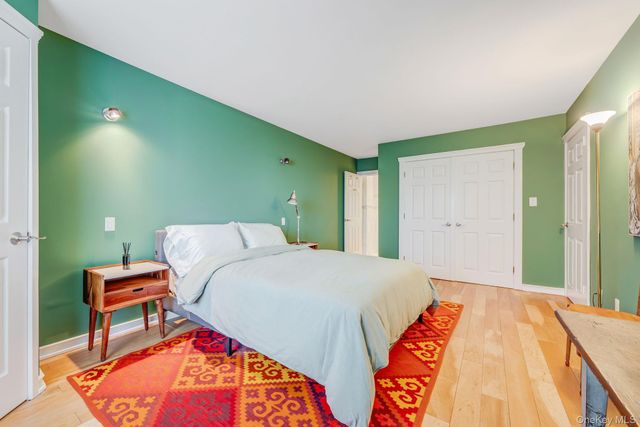 360 Shore Road 3H, Long Beach, NY 11561