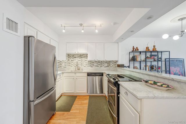 360 Shore Road 3H, Long Beach, NY 11561