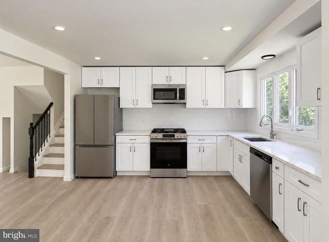 412 NEW JERSEY RD, Browns Mills, NJ 08015