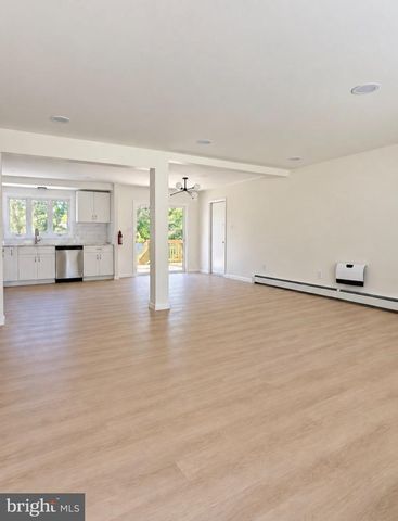 412 NEW JERSEY RD, Browns Mills, NJ 08015