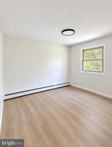 412 NEW JERSEY RD, Browns Mills, NJ 08015