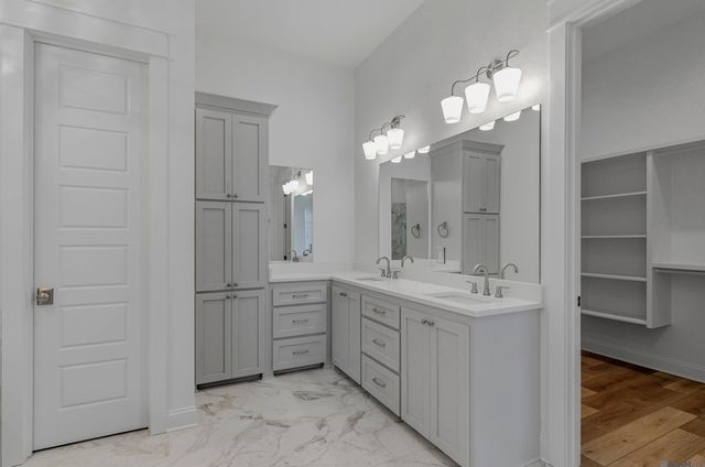2736 Pointe-marie Dr, Baton Rouge, LA 70820