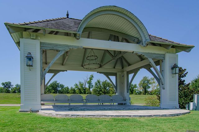 2736 Pointe-marie Dr, Baton Rouge, LA 70820