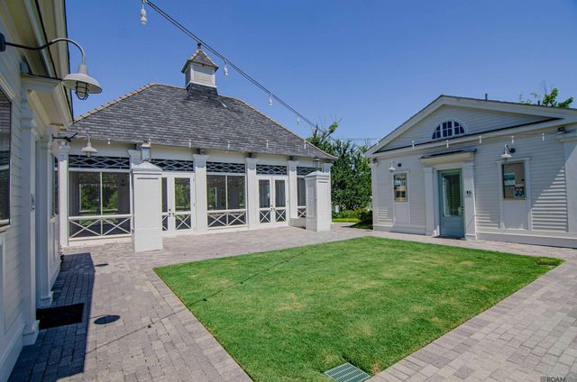 2736 Pointe-marie Dr, Baton Rouge, LA 70820