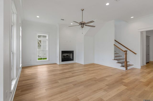 2736 Pointe-marie Dr, Baton Rouge, LA 70820