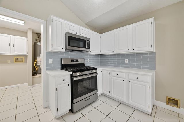 2238 Sentinal Oaks Street, Sugar Land, TX 77478