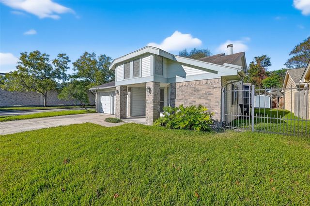 2238 Sentinal Oaks Street, Sugar Land, TX 77478