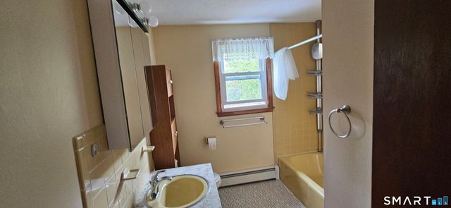 14 Cadwell Court 2 floor, New Britain, CT 06053