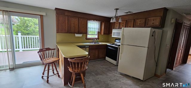14 Cadwell Court 2 floor, New Britain, CT 06053