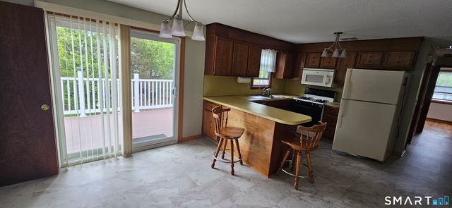 14 Cadwell Court 2 floor, New Britain, CT 06053
