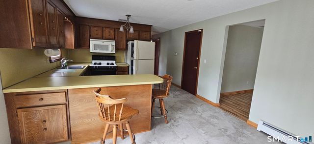 14 Cadwell Court 2 floor, New Britain, CT 06053