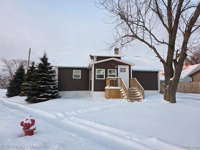 1509 Lincoln Avenue, Port Huron, MI 48060