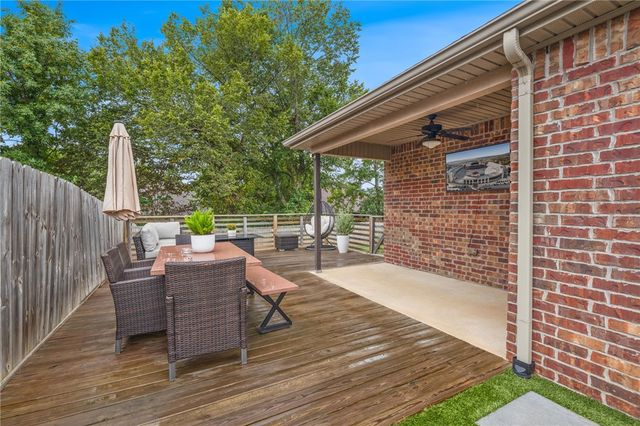 3551 Country Meadows Street, Fayetteville, AR 72704