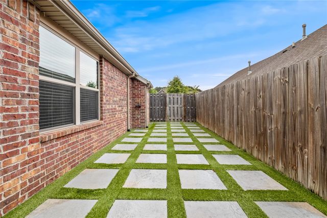3551 Country Meadows Street, Fayetteville, AR 72704