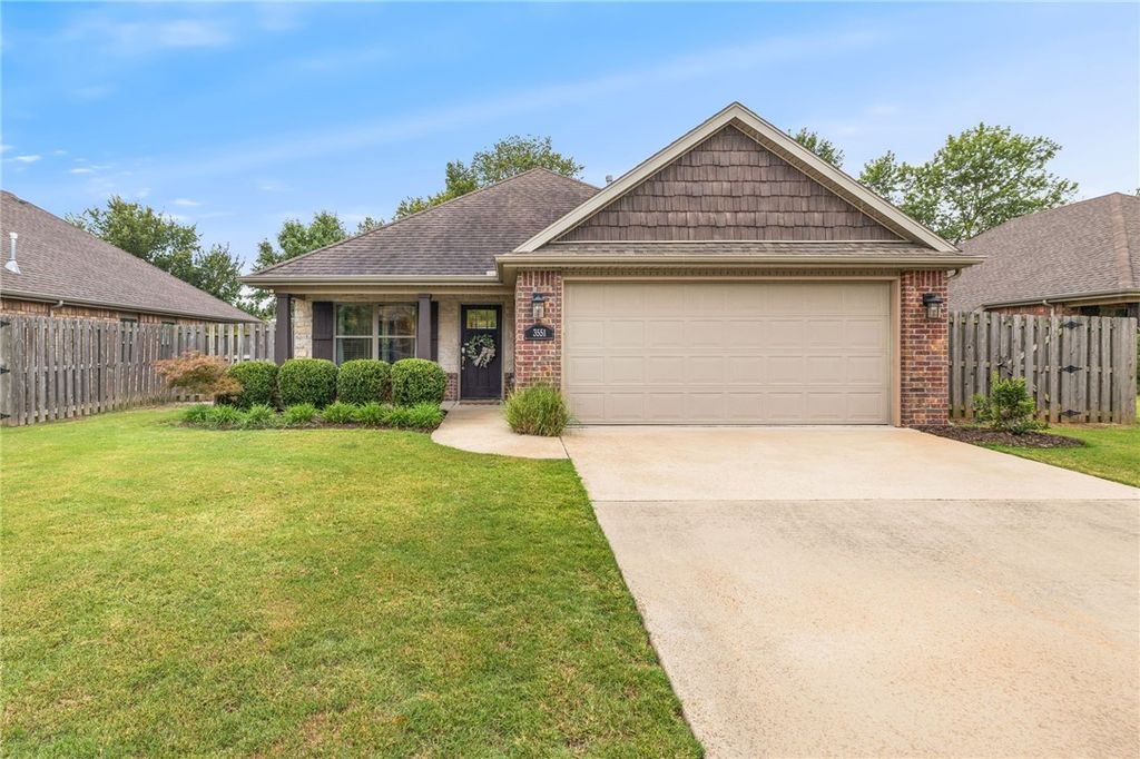 3551 Country Meadows Street, Fayetteville, AR 72704
