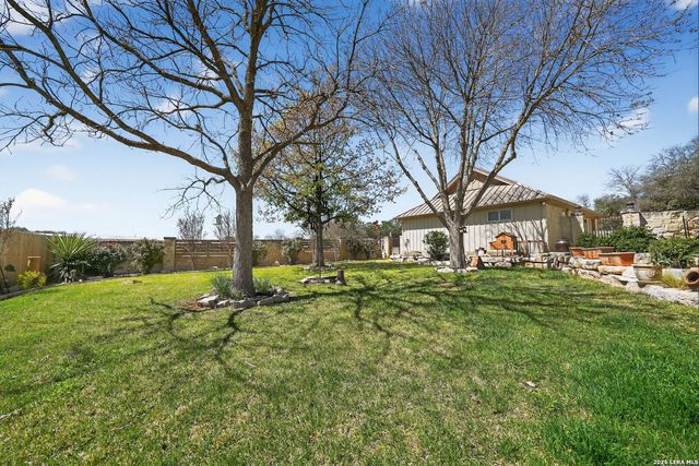 204 RED OAK LN, Ingram, TX 78025