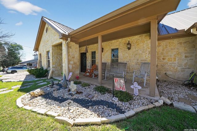 204 RED OAK LN, Ingram, TX 78025