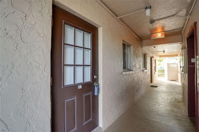 4013 LAKE BAYSHORE DR 107, Bradenton, FL 34205
