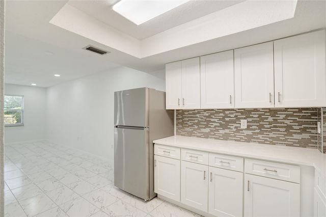 4013 LAKE BAYSHORE DR 107, Bradenton, FL 34205