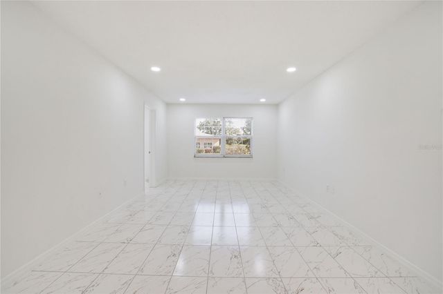 4013 LAKE BAYSHORE DR 107, Bradenton, FL 34205