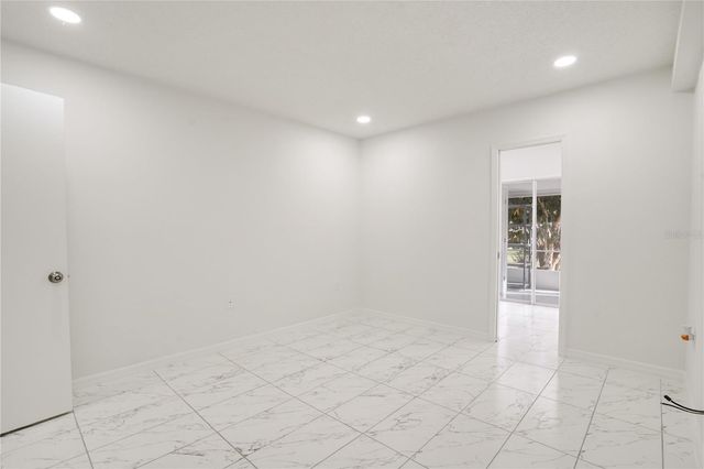 4013 LAKE BAYSHORE DR 107, Bradenton, FL 34205
