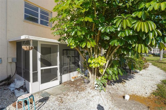 4013 LAKE BAYSHORE DR 107, Bradenton, FL 34205