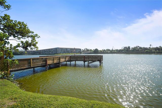 4013 LAKE BAYSHORE DR 107, Bradenton, FL 34205