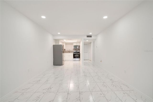 4013 LAKE BAYSHORE DR 107, Bradenton, FL 34205