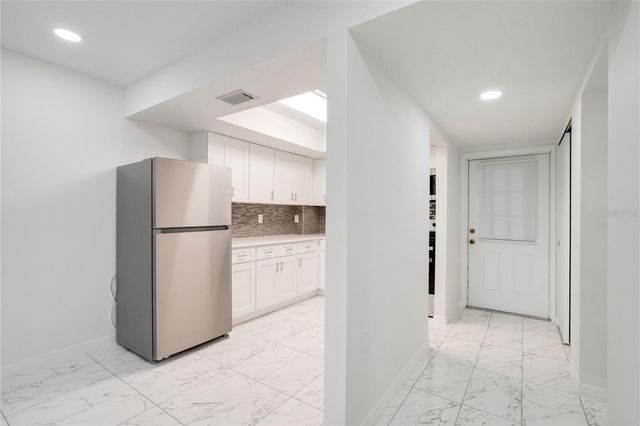 4013 LAKE BAYSHORE DR 107, Bradenton, FL 34205