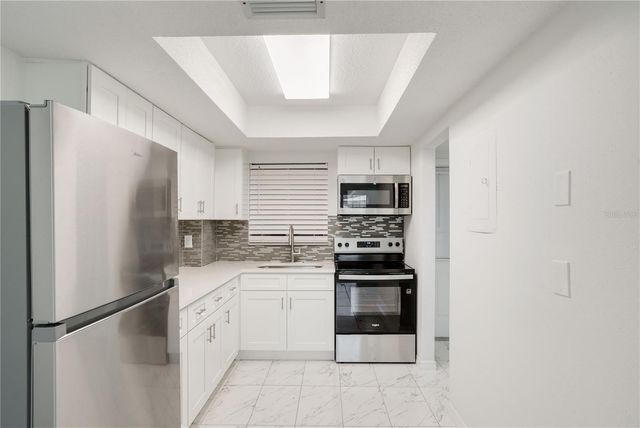 4013 LAKE BAYSHORE DR 107, Bradenton, FL 34205