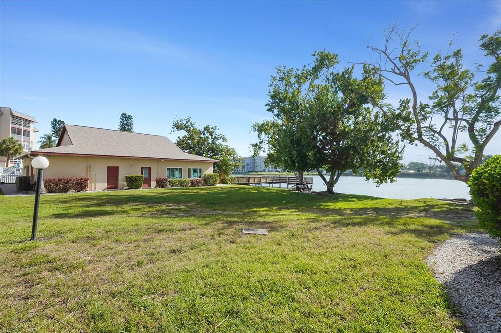 4013 LAKE BAYSHORE DR 107, Bradenton, FL 34205