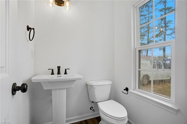 2772 Nansemond PW, Suffolk, VA 23434