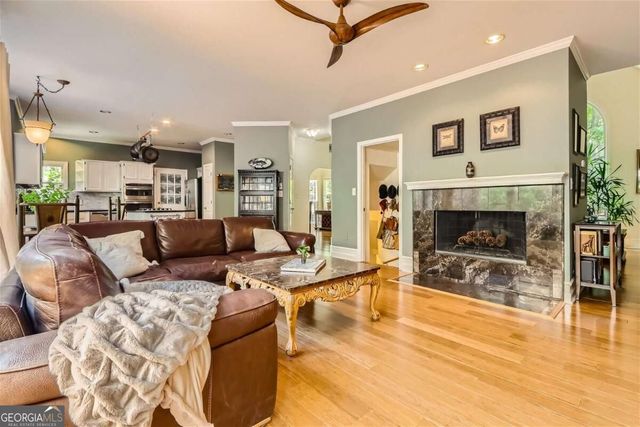 1872 Lake Lucerne Drive SW, Lilburn, GA 30047