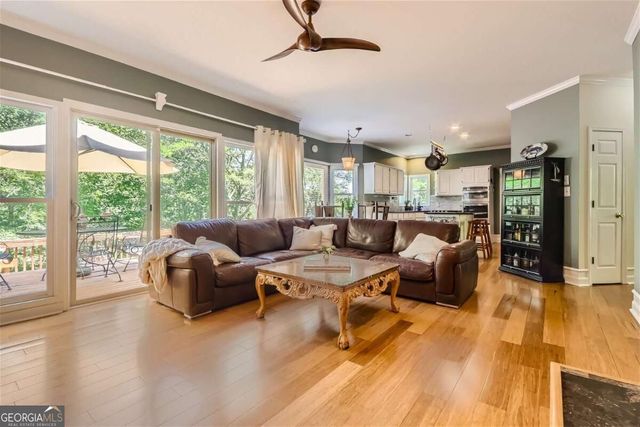 1872 Lake Lucerne Drive SW, Lilburn, GA 30047