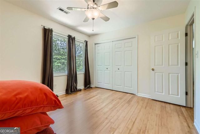 1872 Lake Lucerne Drive SW, Lilburn, GA 30047