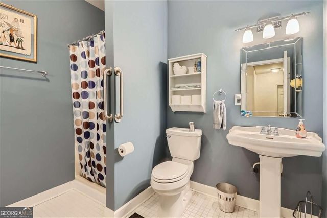 1872 Lake Lucerne Drive SW, Lilburn, GA 30047