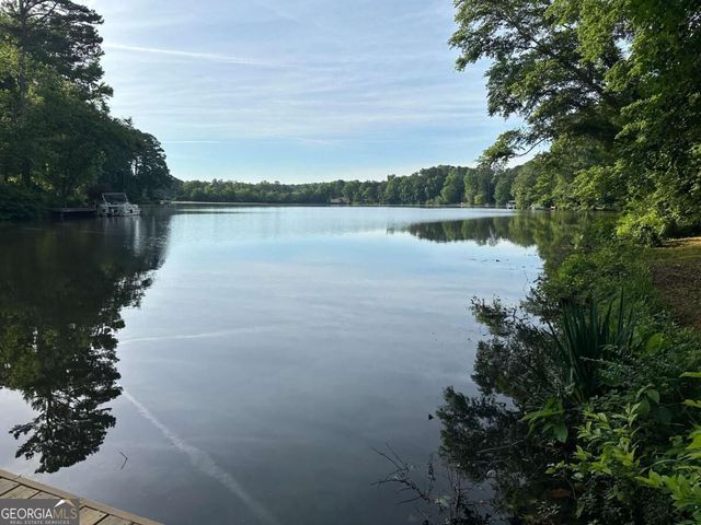 1872 Lake Lucerne Drive SW, Lilburn, GA 30047