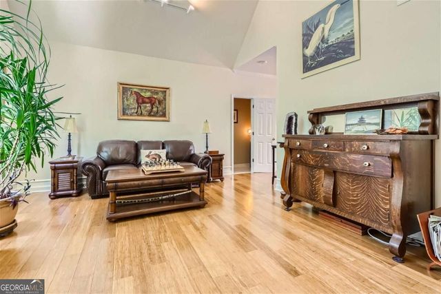 1872 Lake Lucerne Drive SW, Lilburn, GA 30047