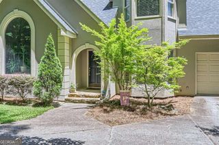 1872 Lake Lucerne Drive SW, Lilburn, GA 30047