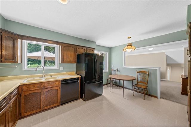 8203 Hauser Street, Lenexa, KS 66215