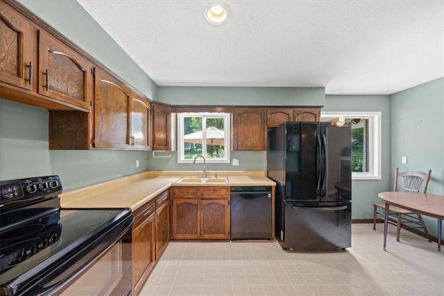 8203 Hauser Street, Lenexa, KS 66215