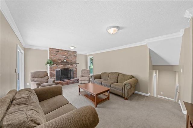 8203 Hauser Street, Lenexa, KS 66215