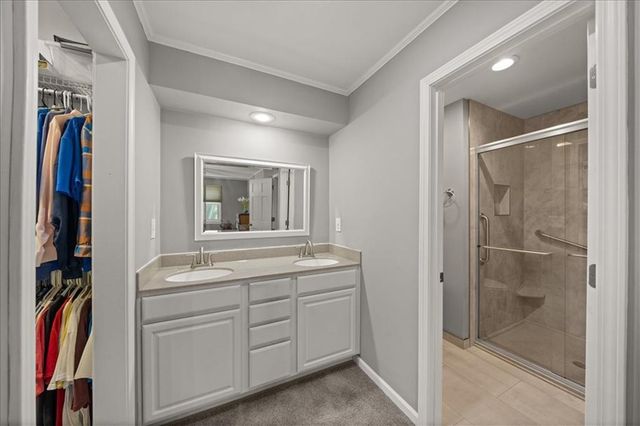 8203 Hauser Street, Lenexa, KS 66215