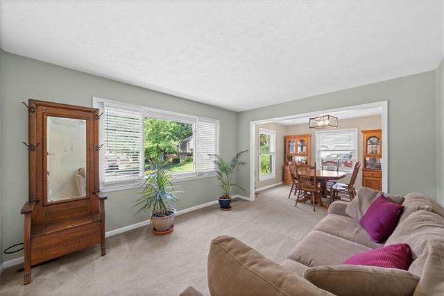8203 Hauser Street, Lenexa, KS 66215
