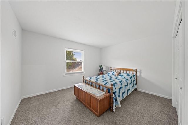 8203 Hauser Street, Lenexa, KS 66215